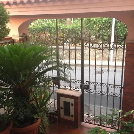 With Terrace On The Strait Of Messina Apartment